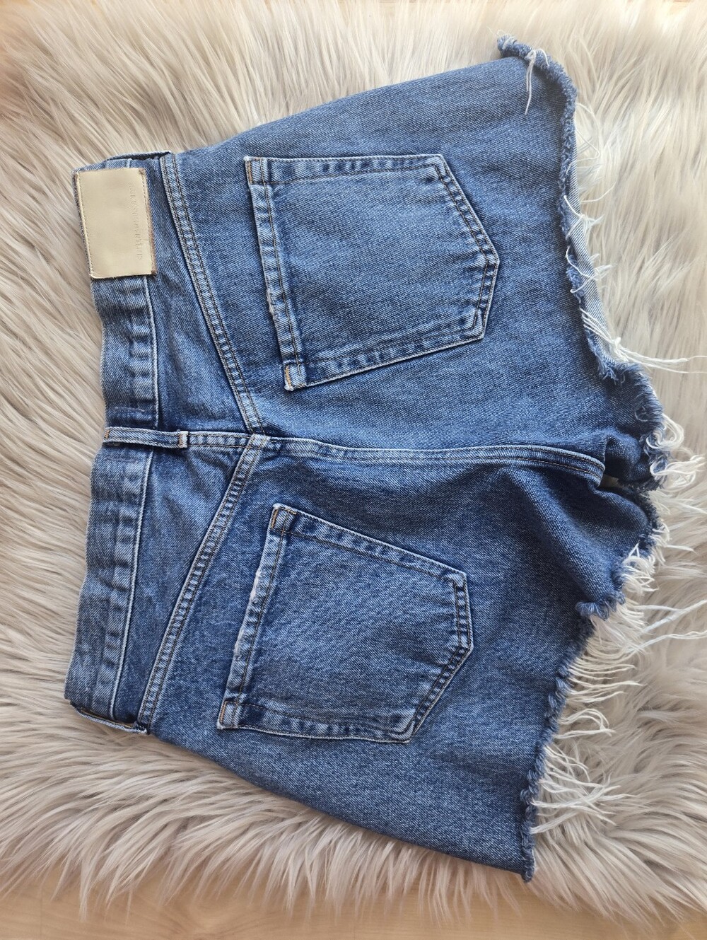 Citizens Of Humanity Dark Blue Frayed Hem Denim Shorts - Picture 9 of 10